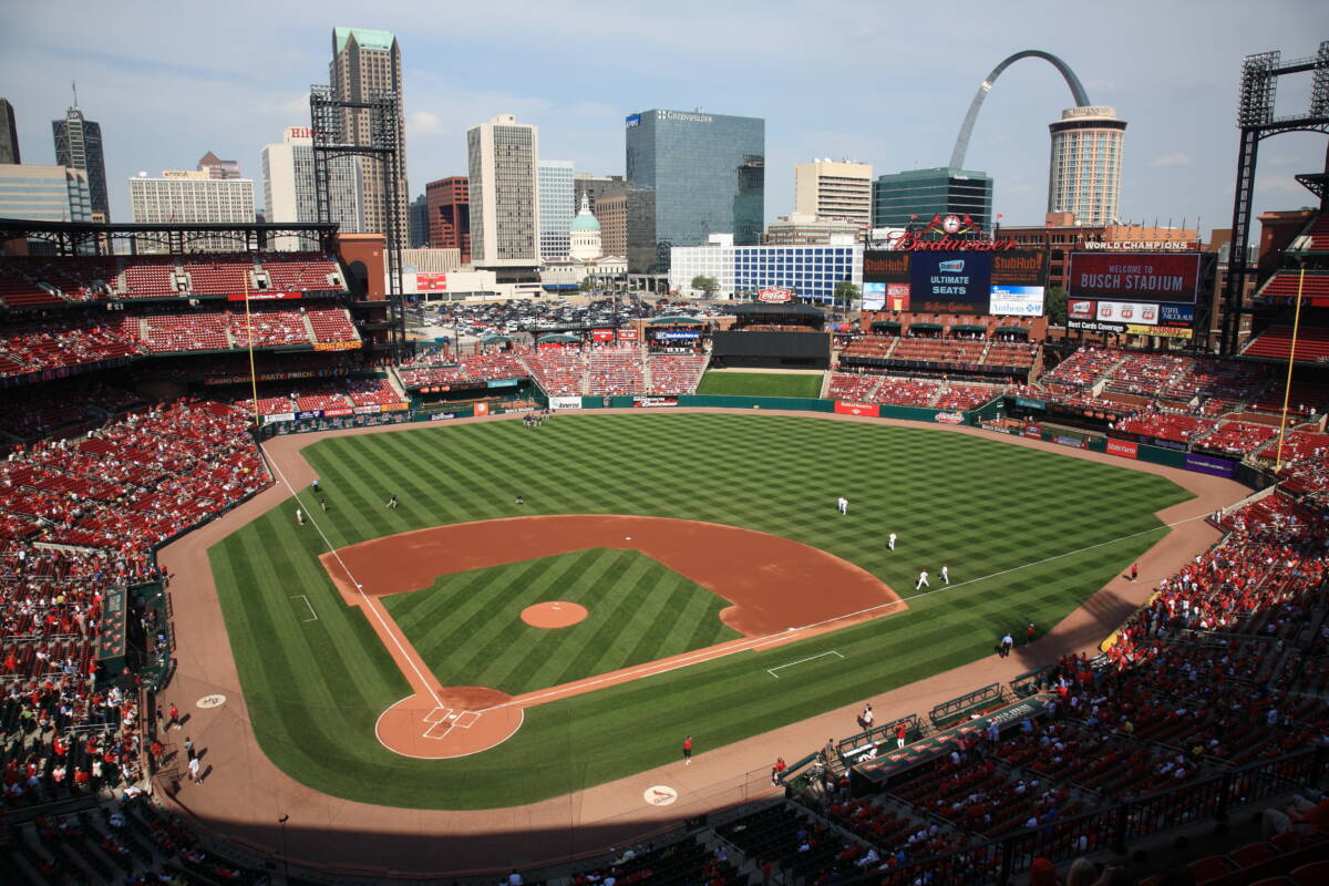 how-to-get-discounted-st-louis-cardinal-tickets-105-1-the-bull